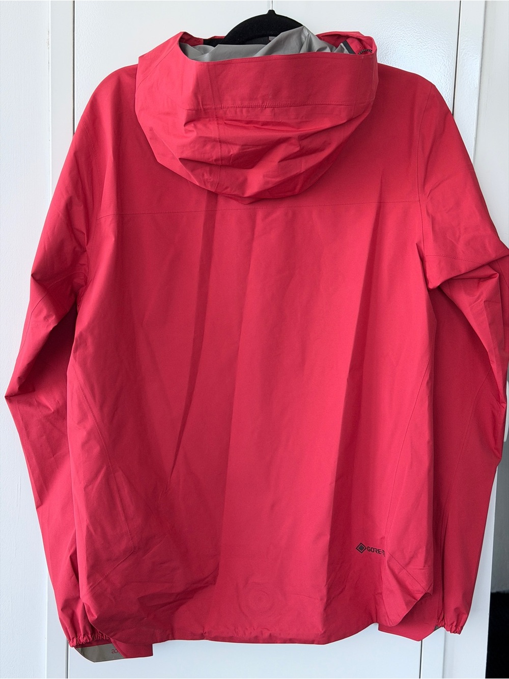 Peak Performance Commuter Gore-Tex Paclite Shell Jacket - Picture 5 of 9